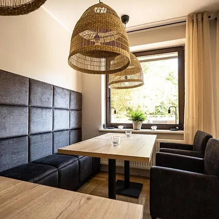 Szálloda Pokoje I Restauracja Czarny Kos