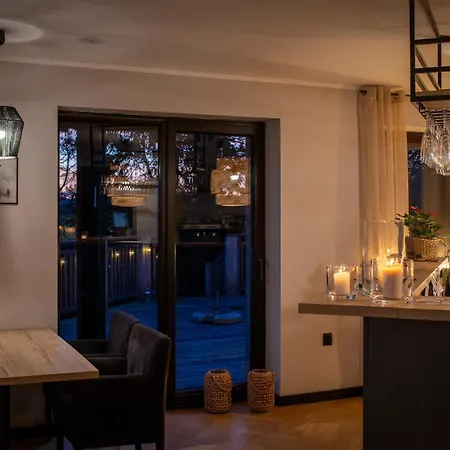 Pokoje I Restauracja Czarny Kos Szálloda Borkowo