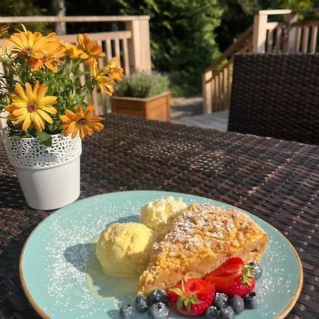 Pokoje I Restauracja Czarny Kos Borkowo
