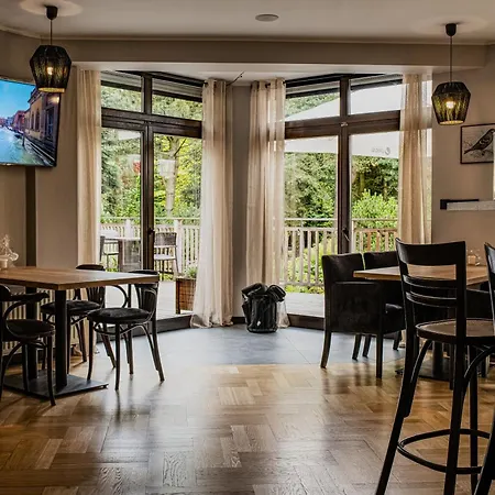 I Restauracja Czarny Kos Hotell *