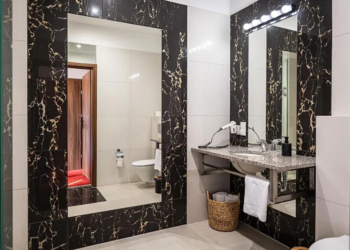 I Restauracja Czarny Kos Hotell *